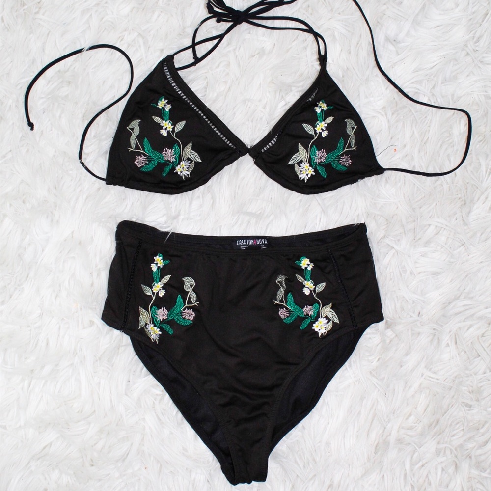 Embroidered high-waisted Bikini✨